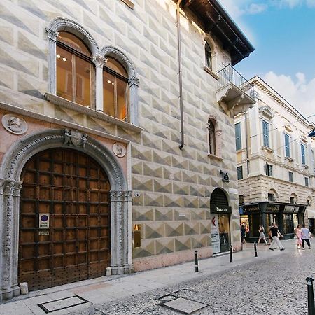 Palazzo Confalonieri Da Lisca เวโรนา ภายนอก รูปภาพ