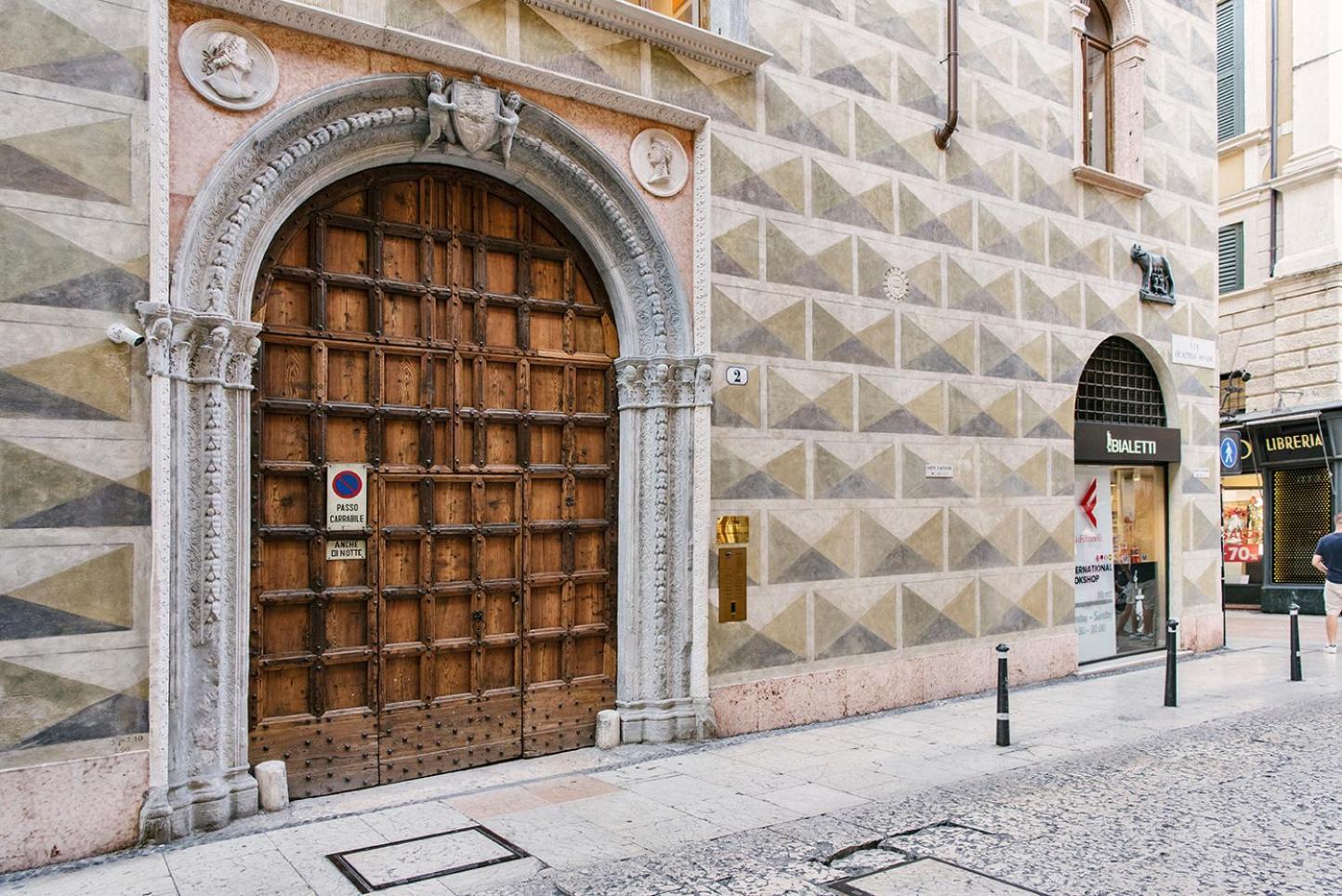 Palazzo Confalonieri Da Lisca เวโรนา ภายนอก รูปภาพ